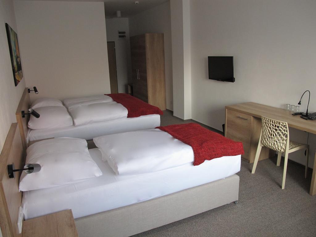 Hotel Kapitol Most Ruang foto