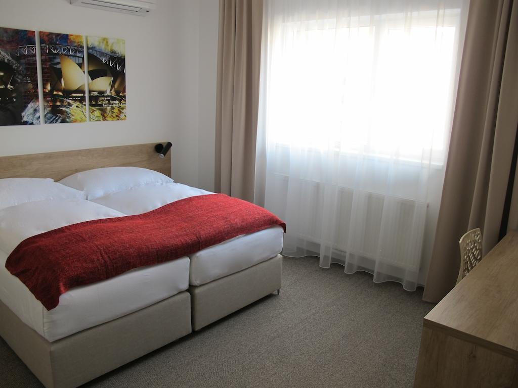 Hotel Kapitol Most Ruang foto