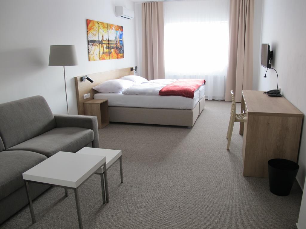 Hotel Kapitol Most Ruang foto