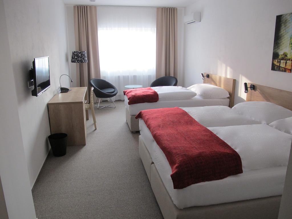 Hotel Kapitol Most Ruang foto